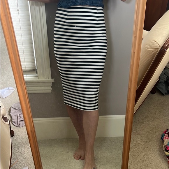 J. Crew Dresses & Skirts - J. Crew Navy and White Midi Cotton Knit Skirt